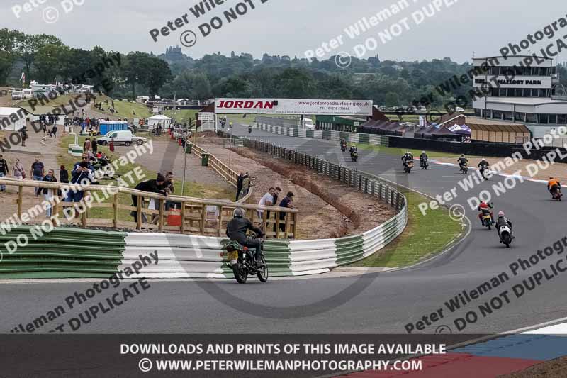 Vintage motorcycle club;eventdigitalimages;mallory park;mallory park trackday photographs;no limits trackdays;peter wileman photography;trackday digital images;trackday photos;vmcc festival 1000 bikes photographs